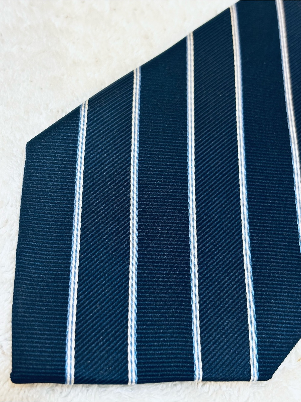 Brand New Stylish Tie By JoS A. Bank (Executive Collection)